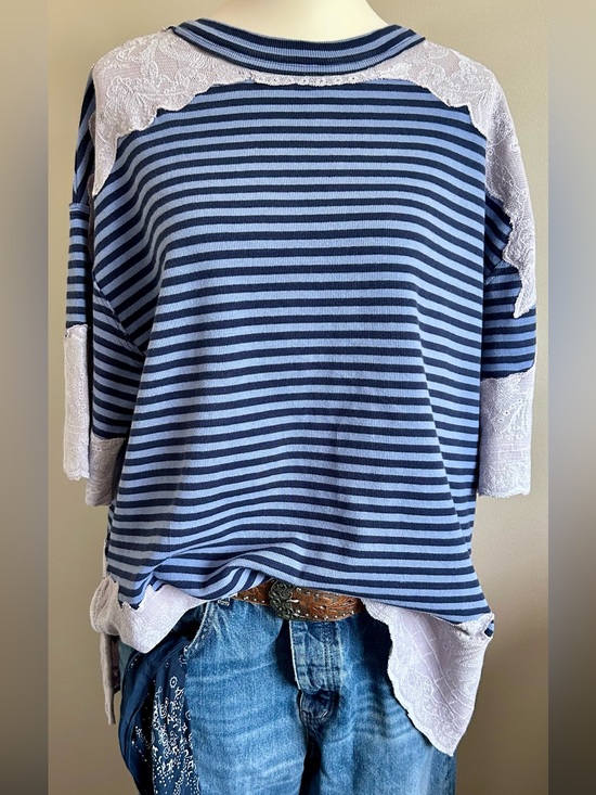 Free People Tops - We The Free Oversized Striped Crew Neck Jersey T-Shirt w. Lace Appliqué.
